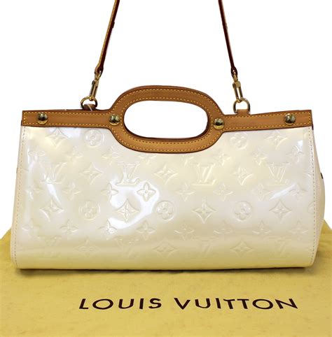 louis vuitton cream vernis small purse